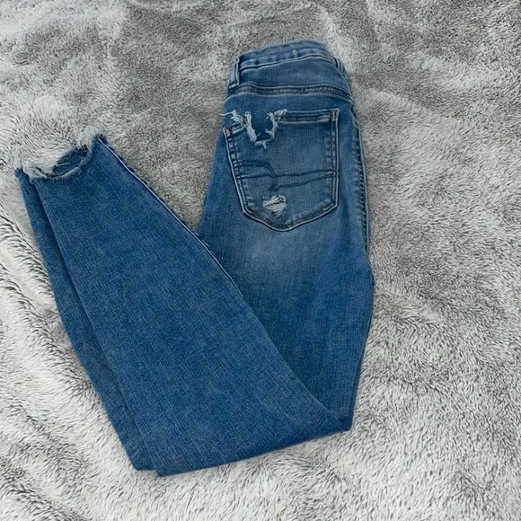 American Eagle size 00 short ripped jeans - Picture 3 of 8